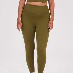 Girlfriend Collective Float Leggings in Fern
